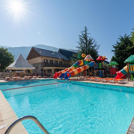 Готель Camping Le Rochetaillee Grandes Sables Екстер'єр фото