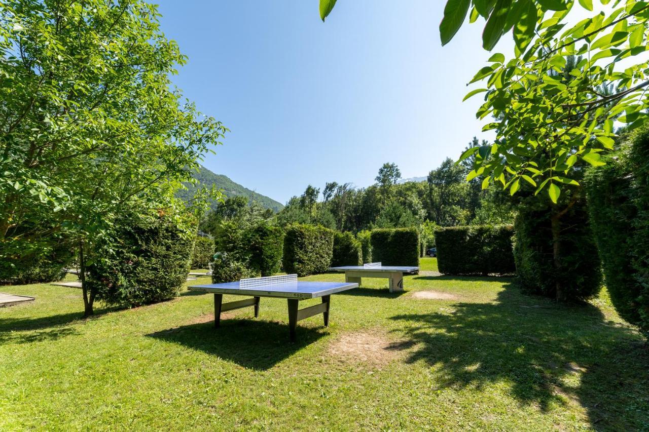 Готель Camping Le Rochetaillee Grandes Sables Екстер'єр фото