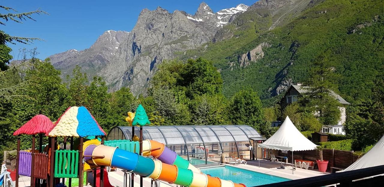 Готель Camping Le Rochetaillee Grandes Sables Екстер'єр фото