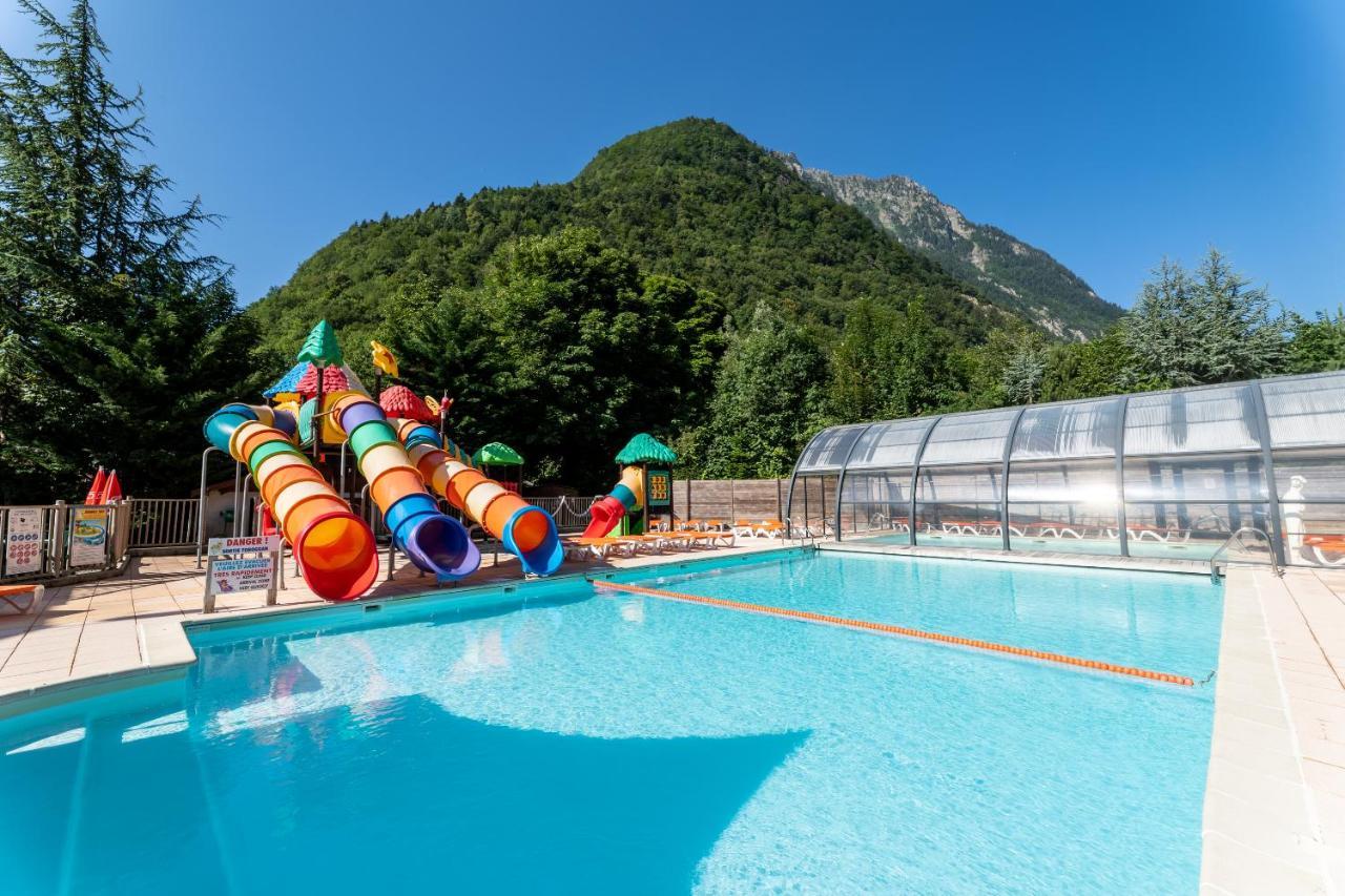 Готель Camping Le Rochetaillee Grandes Sables Екстер'єр фото