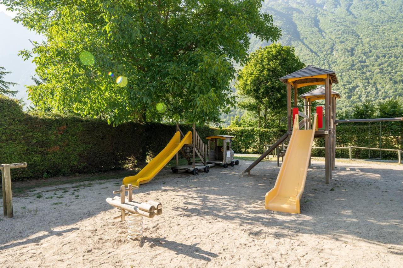 Готель Camping Le Rochetaillee Grandes Sables Екстер'єр фото